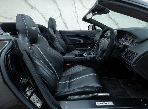 Aston Martin V12 Vantage S Roadster 15