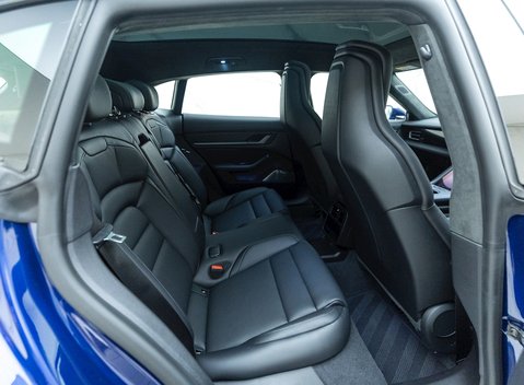 Porsche Taycan Turbo S Cross Turismo 14