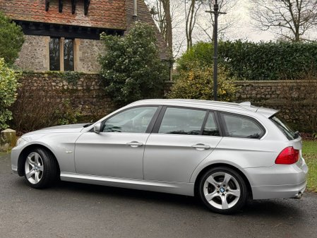 BMW 3 Series 318D EXCLUSIVE EDITION TOURING 8