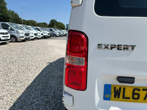 Peugeot Expert Crew Cab (SOLD) MWB L2H1 Low Roof Professional 3100 Air Con Alloys Sensors 22