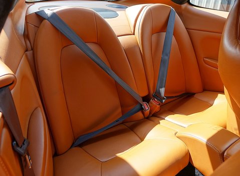 Aston Martin Vanquish S 16