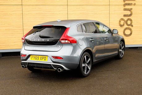 Volvo V40 T2 R-DESIGN EDITION