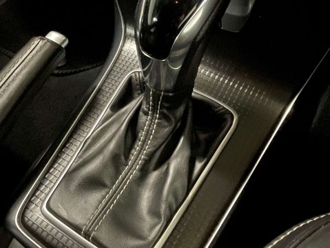 Volvo V40 1.5 V40 R-Design Edition T3 Auto 5dr 25