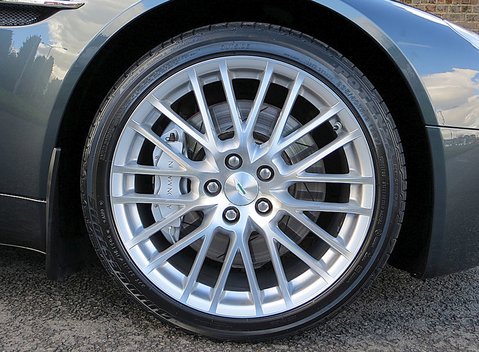 Aston Martin V8 Vantage Roadster 8