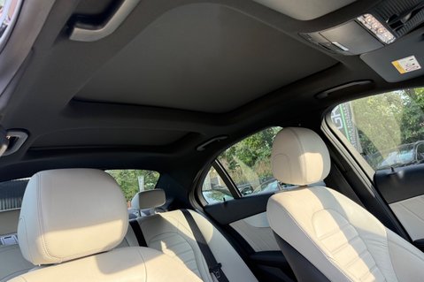 Mercedes-Benz C Class C250 D AMG LINE PREMIUM - 10 SERVICES - 2 OWNERS - LIGHT INTERIOR 52