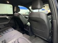 Volkswagen Touareg 3.0 TDI V6 R-Line SUV 5dr Diesel Tiptronic 4Motion Euro 6 (s/s) (286 ps) 53