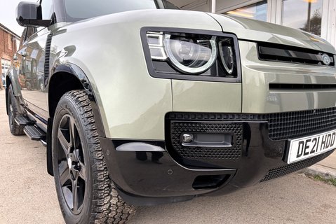 Land Rover Defender 110 D250 Hard Top SE MHEV - No VAT 23