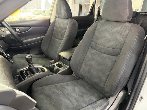 Nissan X-Trail 1.6 DIG-T N-Vision Euro 6 (s/s) 5dr 9