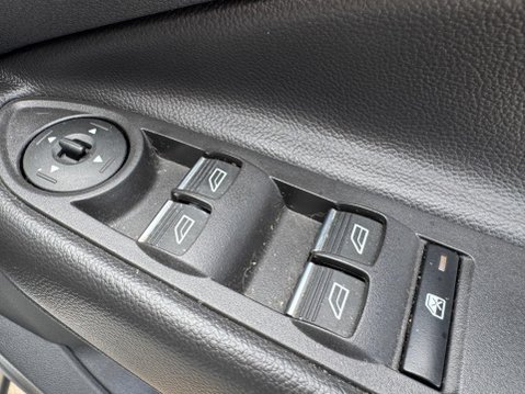 Ford Kuga 2.0 TDCi Titanium 2WD Euro 6 (s/s) 5dr 33