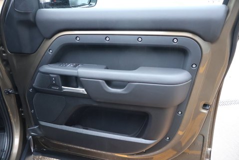 Land Rover Defender 110 2026 D350 HARD TOP X-DYNAMIC HSE STYLED BY SEEKER WITH LANDROVER REAR SEATS 22