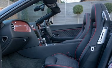 Bentley Continental Supersports Convertible ISR 16