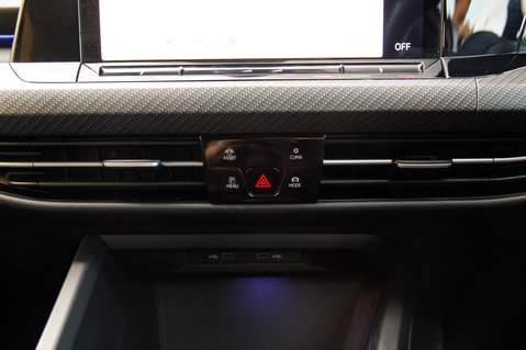 Volkswagen Golf R-LINE ETSI DSG 31
