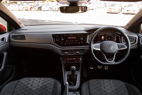 Volkswagen Polo R-LINE TSI 3