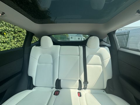 Tesla Model Y (Dual Motor) Long Range SUV 5dr Electric Auto 4WDE (384 bhp) 9