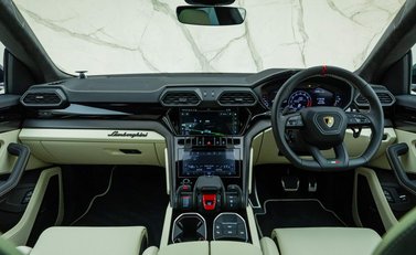 Lamborghini Urus S 18