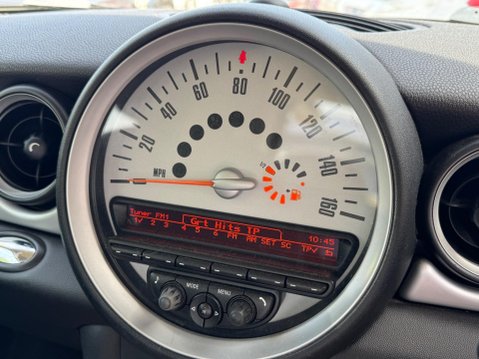 Mini Hatch 1.6 Cooper D Euro 5 (s/s) 3dr 14