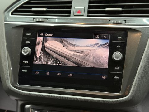 Volkswagen Tiguan 2.0 TDI SE Navigation 4Motion Euro 6 (s/s) 5dr 72