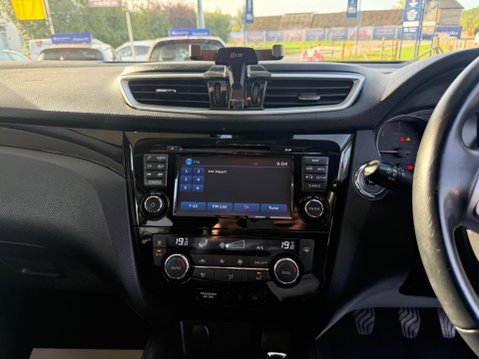 Nissan Qashqai 1.5 dCi N-Connecta 2WD Euro 6 (s/s) 5dr 27