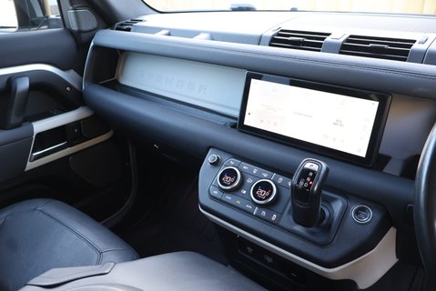 Land Rover Defender 110 HARD TOP SE MHEV with upgraded wheels £9500 REAR SEAT CONVERSION FITTED 30