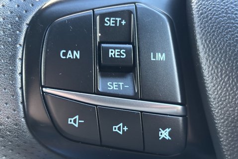 Ford Fiesta Sport 125 ps Ecoboost - Sat Nav / Parking Sensors - No VAT 38