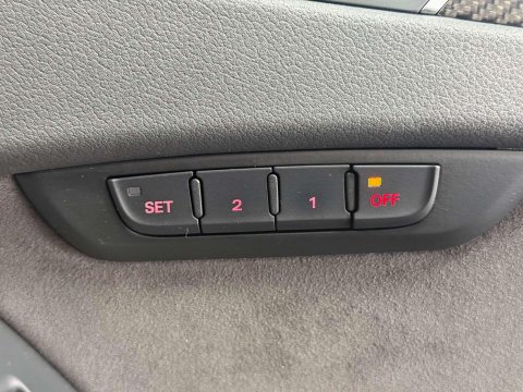 Audi RS4 4.2 FSI V8 Estate 5dr Petrol S Tronic quattro Euro 5 (450 ps) 58