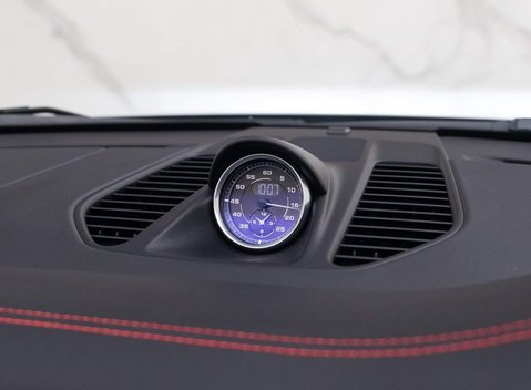 Porsche 911 Targa 4 GTS (991.2) 10