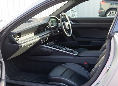 Porsche 911 Carrera 4S (992) 16