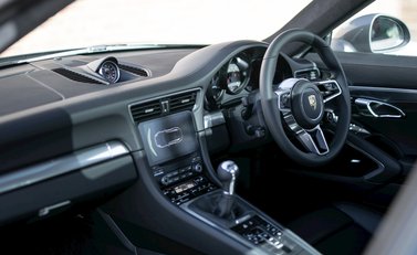 Porsche 911 (991.2) Carrera S 15