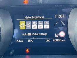 Toyota Yaris 1.5 Yaris Dynamic HEV CVT 5dr 27