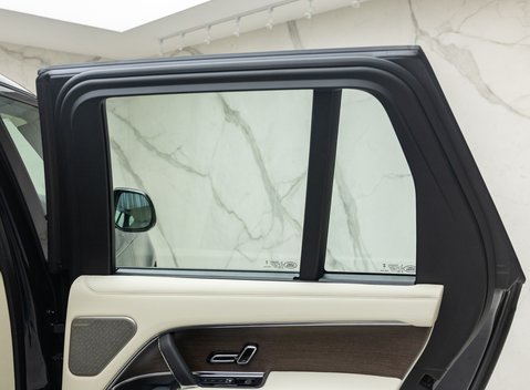 Land Rover Range Rover P550e AUTOBIOGRAPHY 23