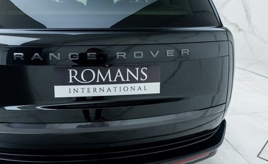 Land Rover Range Rover P460e Autobiography LWB 32