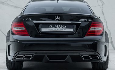 Mercedes-Benz C63 AMG BLACK SERIES 8