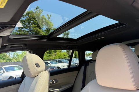 BMW 3 Series 330E M SPORT -PAN ROOF -M PRO PACK -OYSTER LEATHER -ONE OWNER -FBMWSH 3