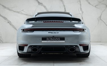 Porsche 911 Turbo S (992) 5