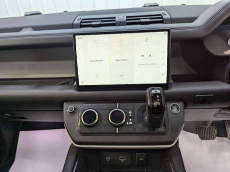 Land Rover Defender 2.0 Defender X-Dynamic HSE PHEV Auto 4WD 5dr 81