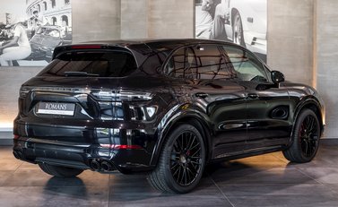 Porsche Cayenne GTS 5