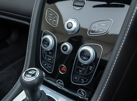 Aston Martin V12 Vantage S Roadster 24