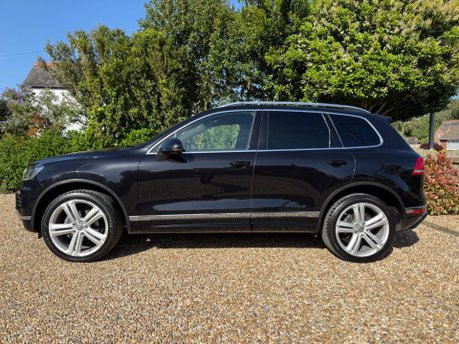 Volkswagen Touareg 3.0 TDI V6 BlueMotion Tech R-Line Tiptronic 4WD Euro 6 (s/s) 5dr 4