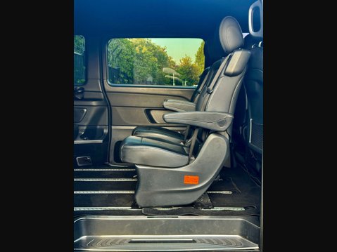 Mercedes-Benz V Class 2.2 V220d AMG Line MPV 5dr Diesel G-Tronic+ Euro 6 (s/s) 7 Seat (163 ps) 31