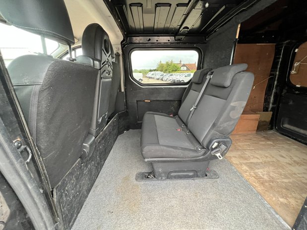 Renault Trafic Crew Cab SWB L1H1 Sport SL27 Air Con Alloys Nav Se 12