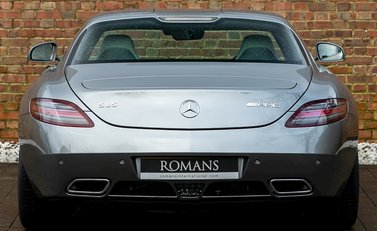 Mercedes-Benz SLS AMG 5