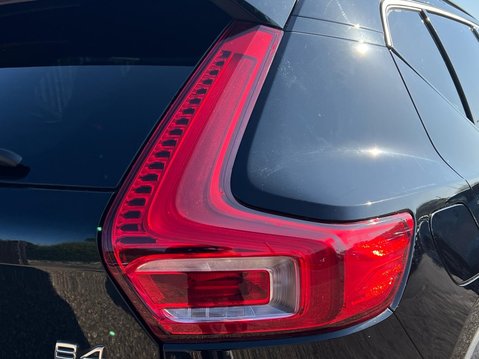 Volvo XC40 B4 R-DESIGN PRO MHEV 14