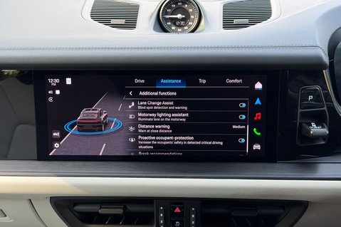 Porsche Cayenne V6 E-HYBRID BLACK EDITION -MATRIX LEDS -360 CAMS -WHITE LEATHER INTERIOR 56