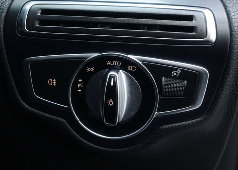 Mercedes-Benz C Class 2.1 C250d AMG Line (Premium Plus) Saloon 4dr Diesel 7G-Tronic+ Euro 6 (s/s) 39