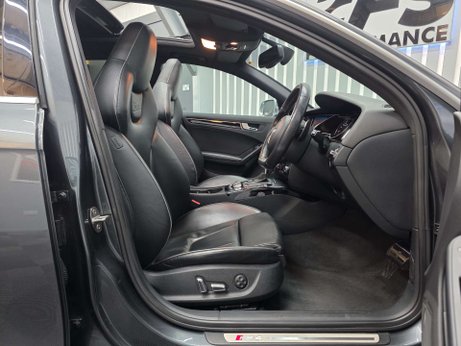 Audi RS4 4.2 FSI V8 Estate 5dr Petrol S Tronic quattro Euro 5 (450 ps) 37