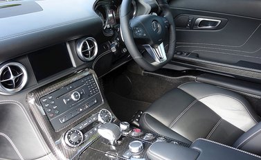 Mercedes-Benz SLS AMG 17