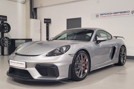 Porsche 718 CAYMAN GT4