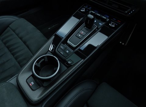 Porsche 911 Carrera 4 GTS (992) 25