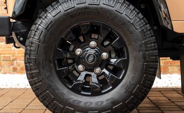 Land Rover Defender 90 Autobiography Edition 10