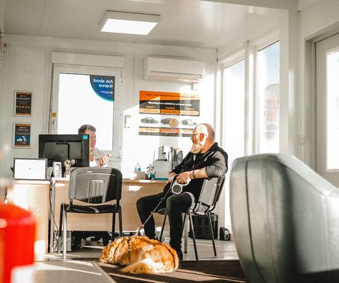 Why Selling Your Car Locally Makes Sense: Support Your Community and Get a Better Deal!